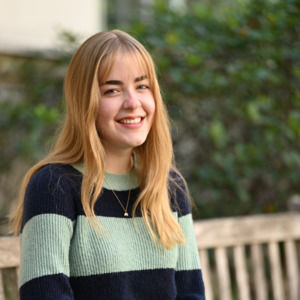 Meet your Posher, Laura